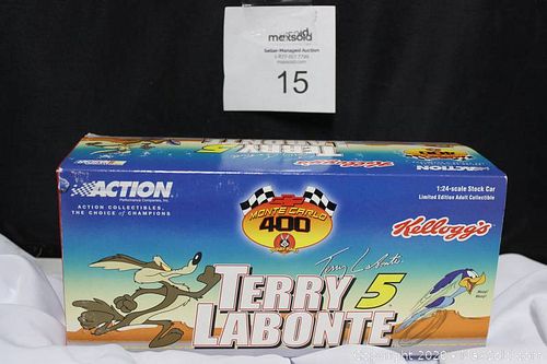 Lot #0015 (1 of 9)