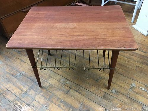 Lot #0032 (1 of 4)