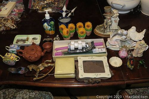 Lot #0027 (1 of 15)