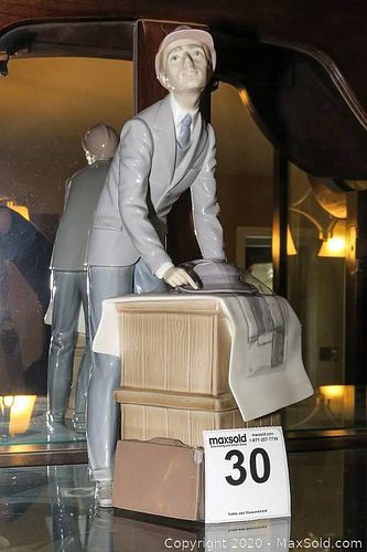 Lot #0030 (1 of 7)