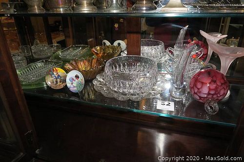 Lot #0032 (1 of 17)