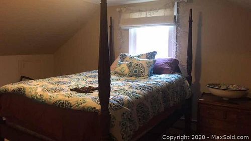 Lot #0049 (1 of 12)