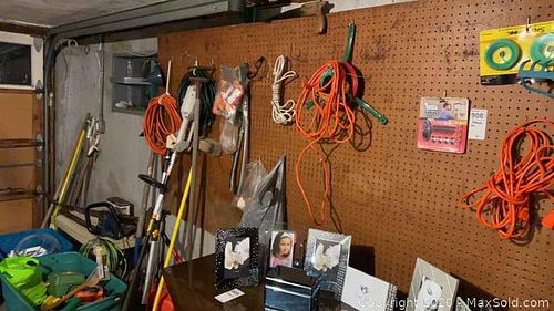 Lot #0906 (1 of 13)