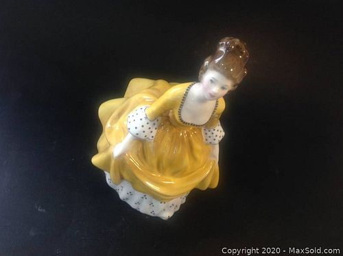 Lot #0064 (1 of 3)