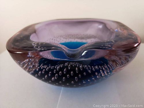 Lot #0019 (1 of 12)
