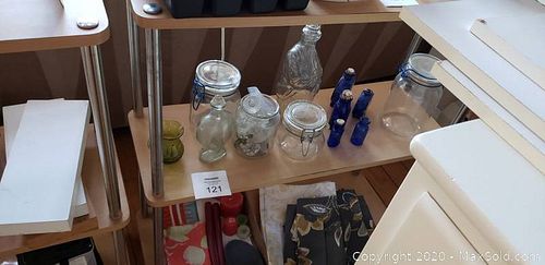 Lot #0121 (1 of 3)