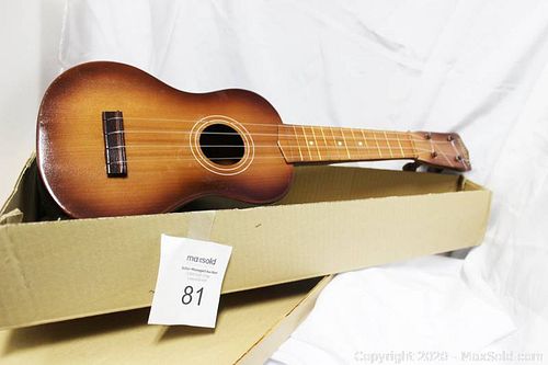 Lot #0081 (1 of 6)
