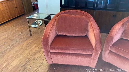 Lot #0032 (1 of 10)