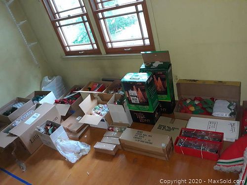 Lot #0069 (1 of 16)