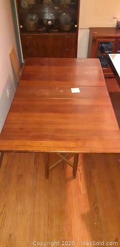 Lot #0005 (1 of 4)
