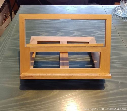 Lot #0133 (1 of 2)