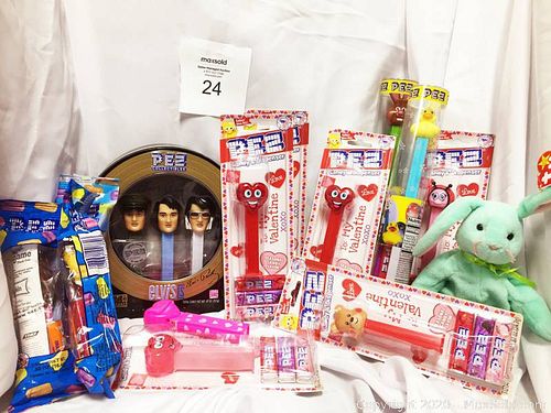 Lot #0024 (1 of 8)