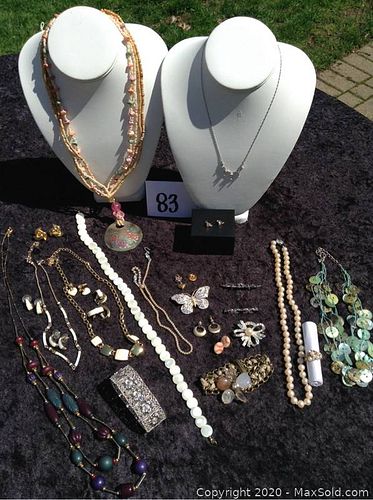 Lot #0083 (1 of 11)