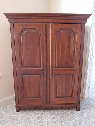 Lot #0136 (1 of 3)