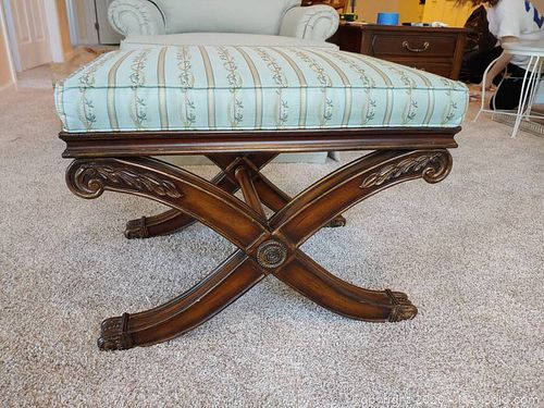 Lot #0137 (1 of 4)