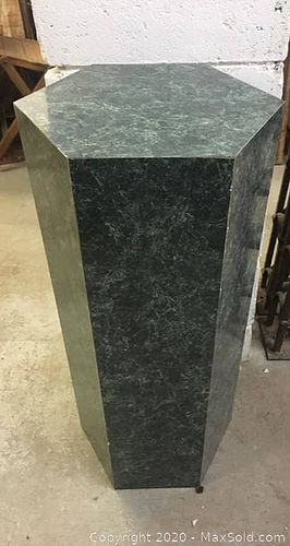 Lot #0020 (1 of 2)