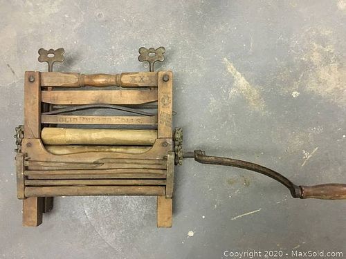 Lot #0028 (1 of 3)