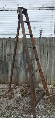 Lot #0062 (1 of 4)