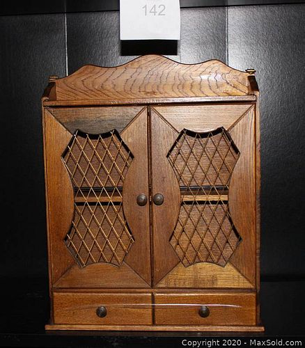 Lot #0142 (1 of 4)