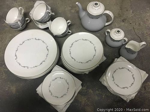 Lot #0011 (1 of 6)