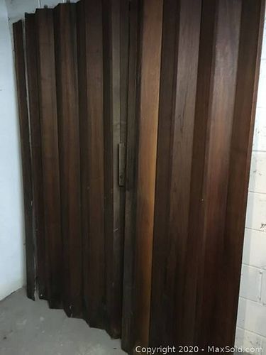 Lot #0074 (1 of 5)