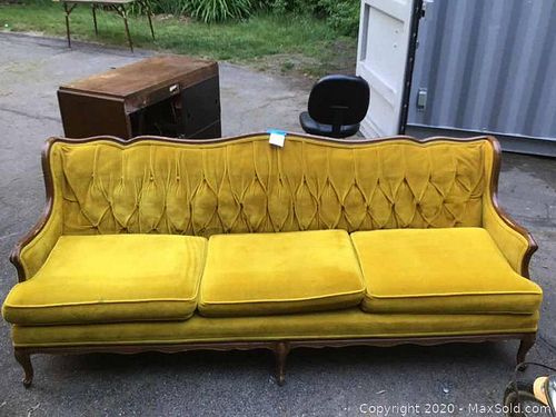 Lot #0009 (1 of 10)