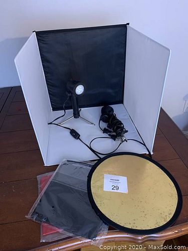 Lot #0029 (1 of 3)