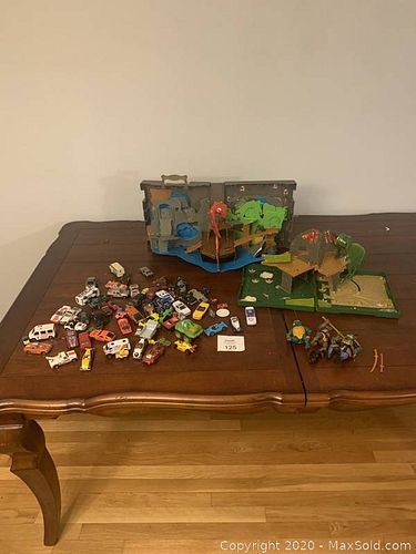 Lot #0125 (1 of 9)