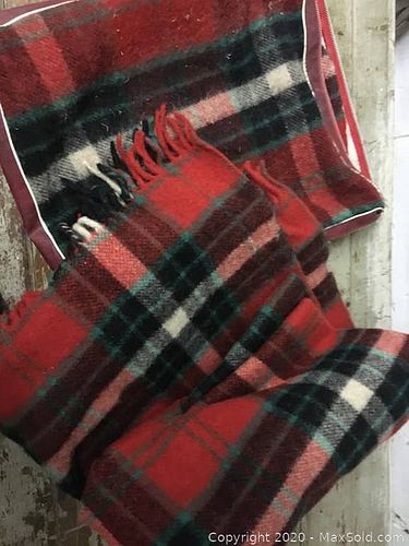Lot #0122 (1 of 5)
