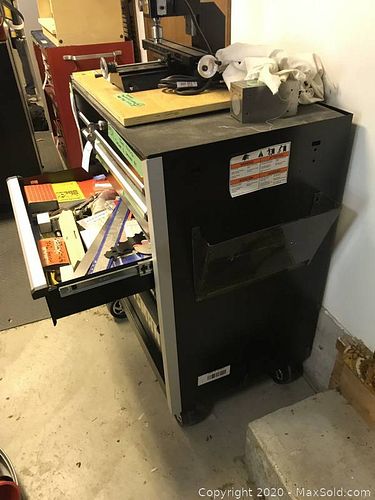 Lot #0324 (1 of 11)