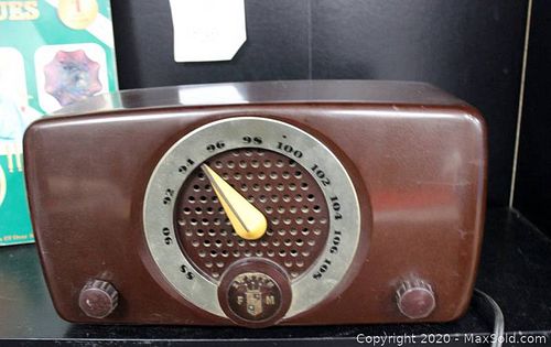 Lot #0135 (1 of 6)