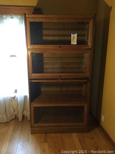Lot #0042 (1 of 12)