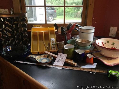 Lot #0051 (1 of 15)