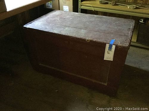 Lot #0083 (1 of 14)