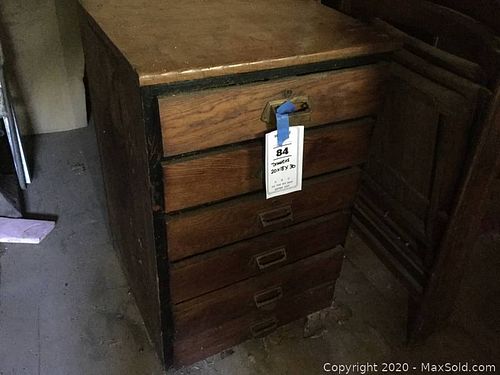 Lot #0084 (1 of 5)