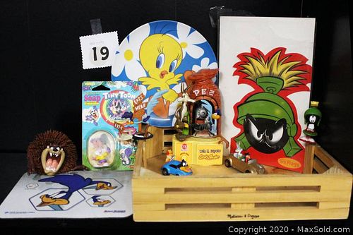 Lot #0019 (1 of 8)