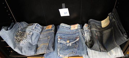 Lot #0083 (1 of 7)