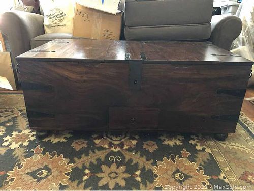 Lot #0043 (1 of 12)