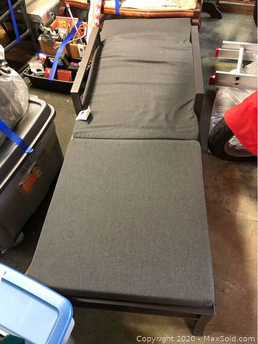 Lot #0148 (1 of 12)