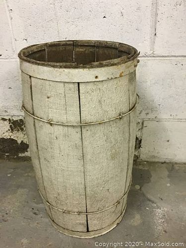 Lot #0075 (1 of 4)