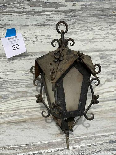 Lot #0020 (1 of 6)