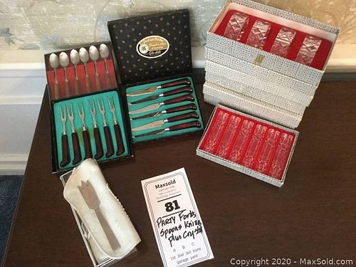 Lot #0081 (1 of 7)
