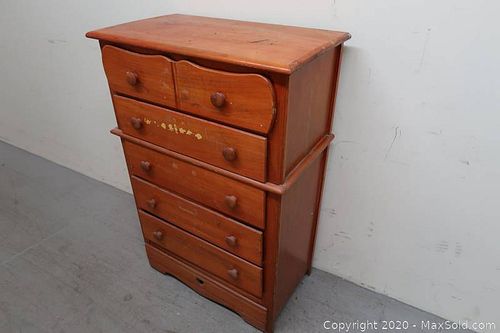 Lot #0047 (1 of 8)