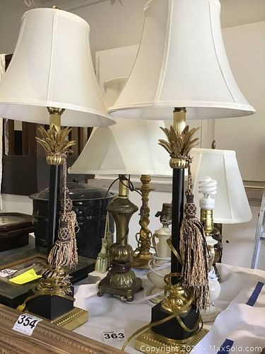 Lot #0363 (1 of 12)