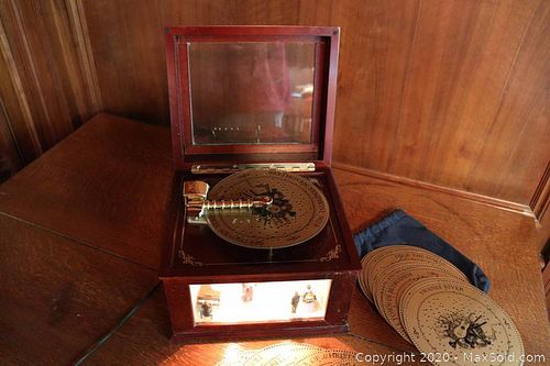 Lot #0039 (1 of 7)