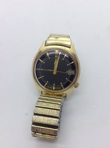 Lot #0045 (1 of 4)