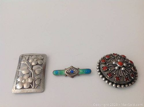 Lot #0129 (1 of 8)