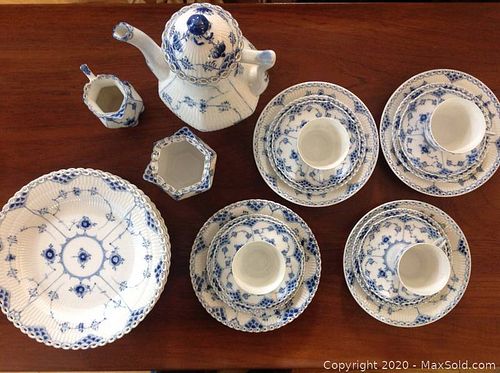 Lot #0151 (1 of 10)