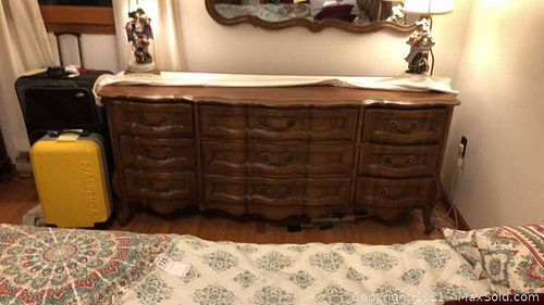 Lot #0135 (1 of 12)