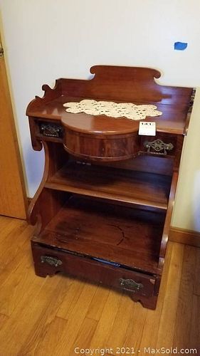 Lot #0141 (1 of 12)